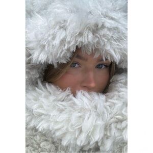 GOLDBERGH BIRD BUCKET HAT IN WHITE